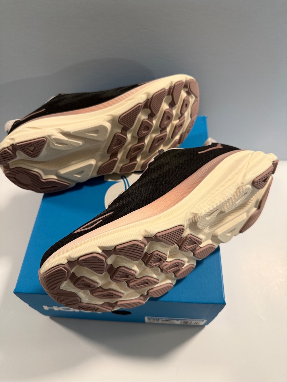 NWT HOKA Clifton 9 Obsidian Quartzite Running Shoes Women - Picture 3 of 4